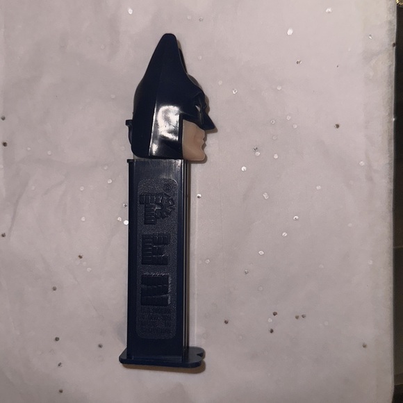 Vintage Dark Blue Batman PEZ Candy Dispenser, 1995 DC Comics, Footed, Cleaned. - Picture 4 of 5